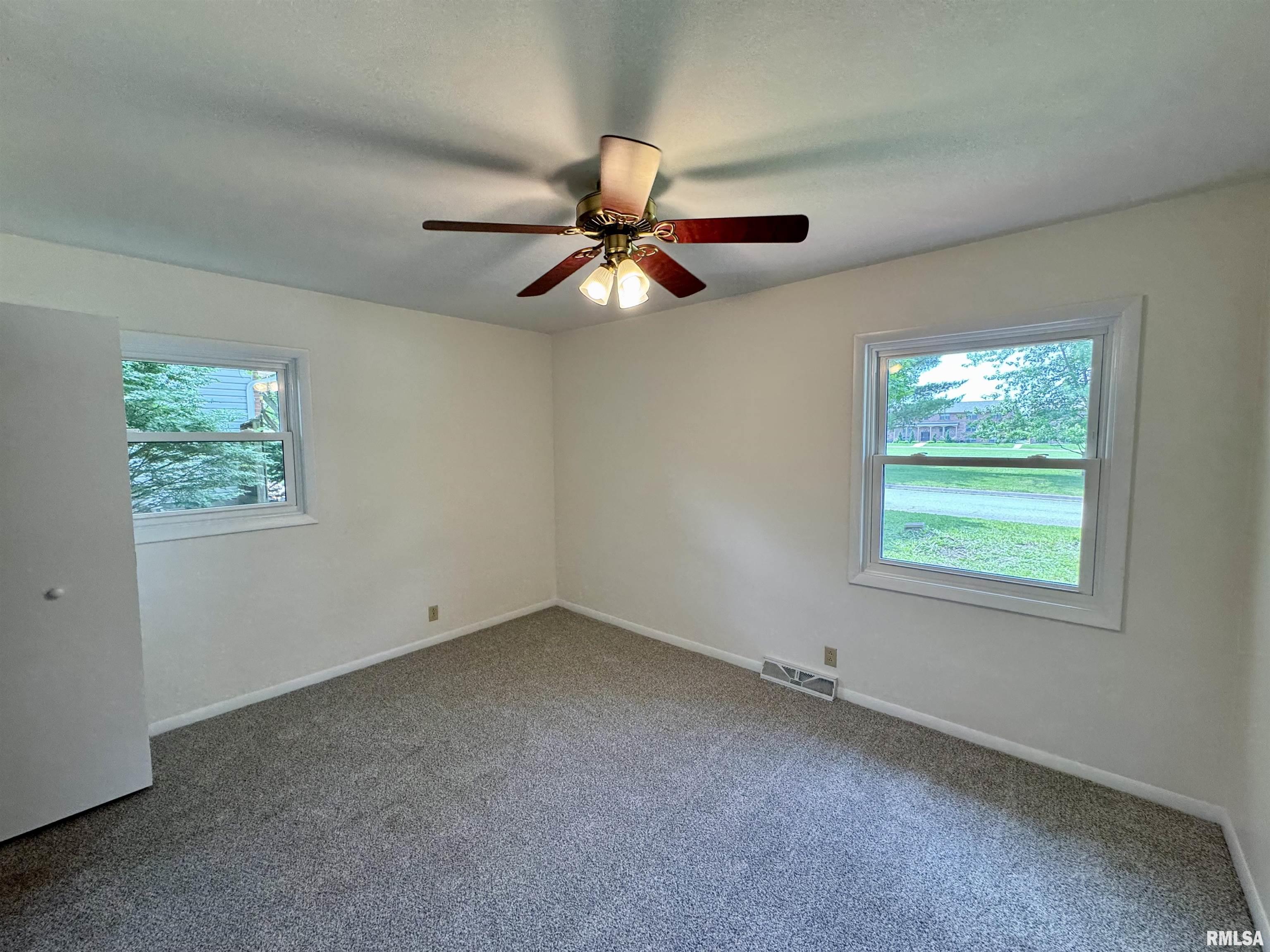 133 Holden Drive Macomb, IL 61455 - Photo 31 of 37