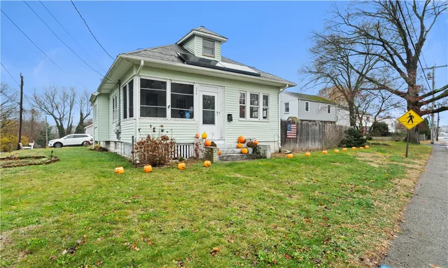$350,000 | 276 Tidewater Drive, Warwick, RI 02889