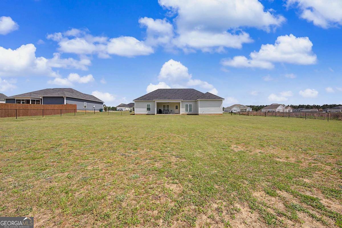 128 Scarlet Way Leesburg, GA 31763 - Photo 7 of 38