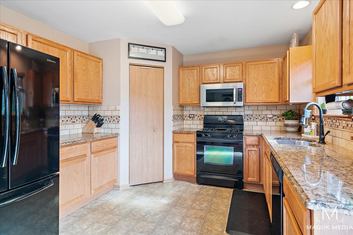 2289 Grand Pointe Trail Aurora, IL 60503 - Photo 7 of 25