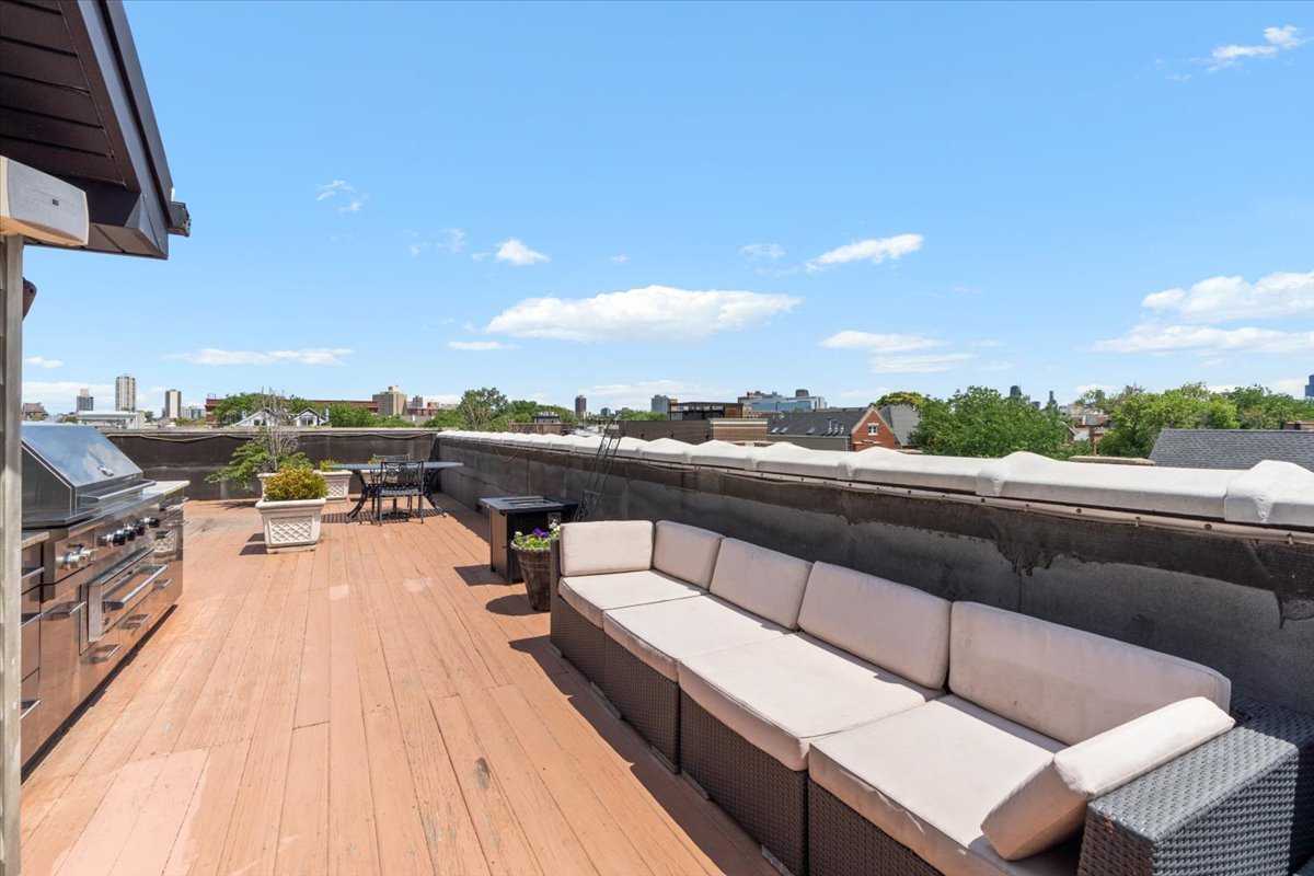 3302 North Racine Avenue, Unit 3 Chicago, IL 60657 - Photo 21 of 24
