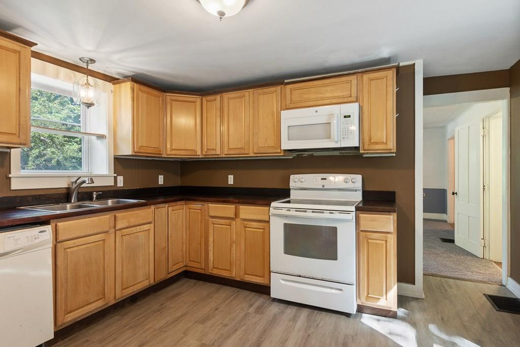 107 Spring Street Athol, MA 01331 - Photo 10 of 33 Gallery Image 10
