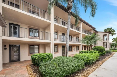 $289,500 | 7300 St Ives Way, Unit 5208, Naples, FL 34104