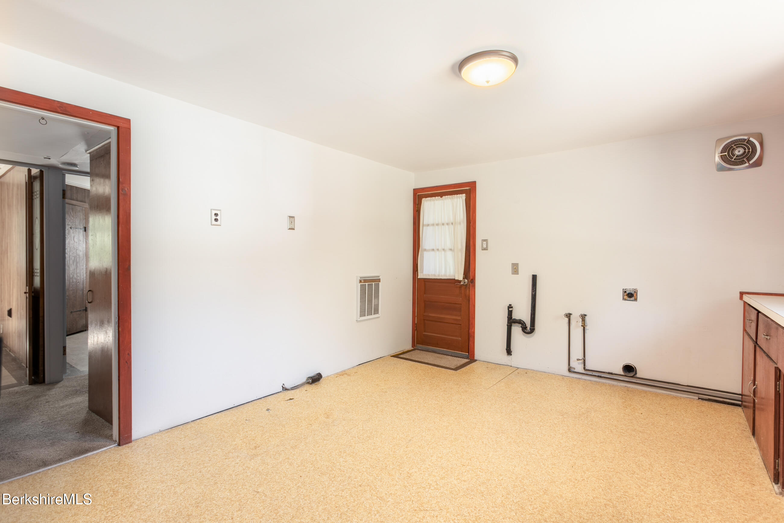 116 Brombach Street Pittsfield, MA 01201 - Photo 14 of 22 image-6