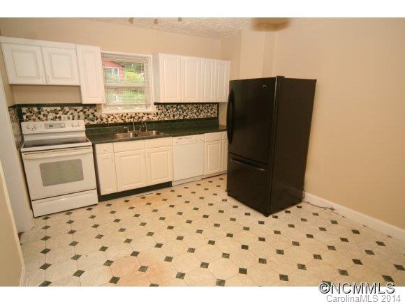 430 Higate Road Hendersonville, NC 28791 - Photo 5 of 15 Gallery Image 5