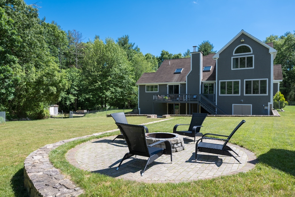 28 Gammons Road Acushnet, MA 02743 - Photo 3 of 42