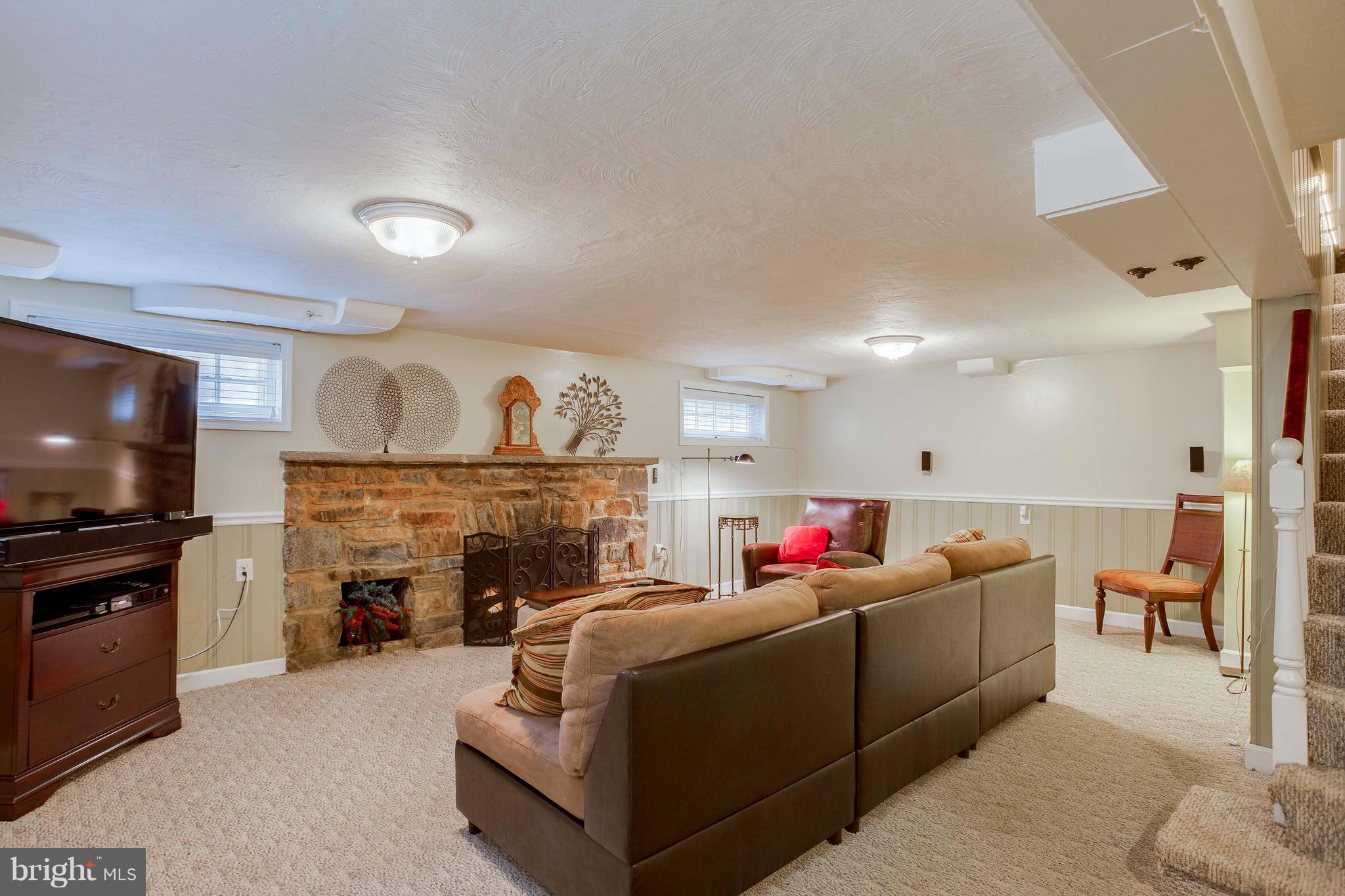 205 Kemble Road Baltimore, MD 21218 - Photo 17 of 30 Family Room