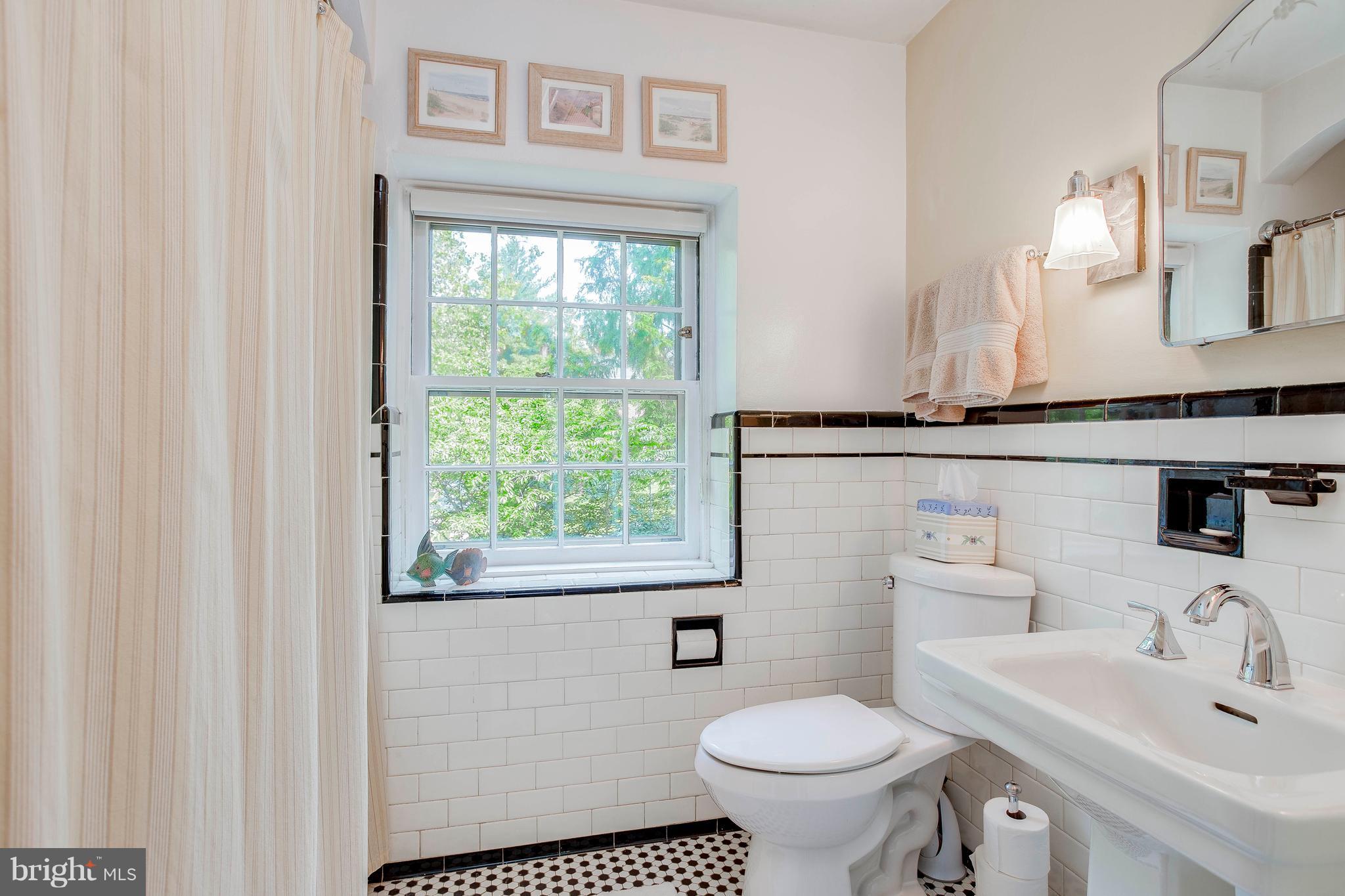 205 Kemble Road Baltimore, MD 21218 - Photo 27 of 30 Bath