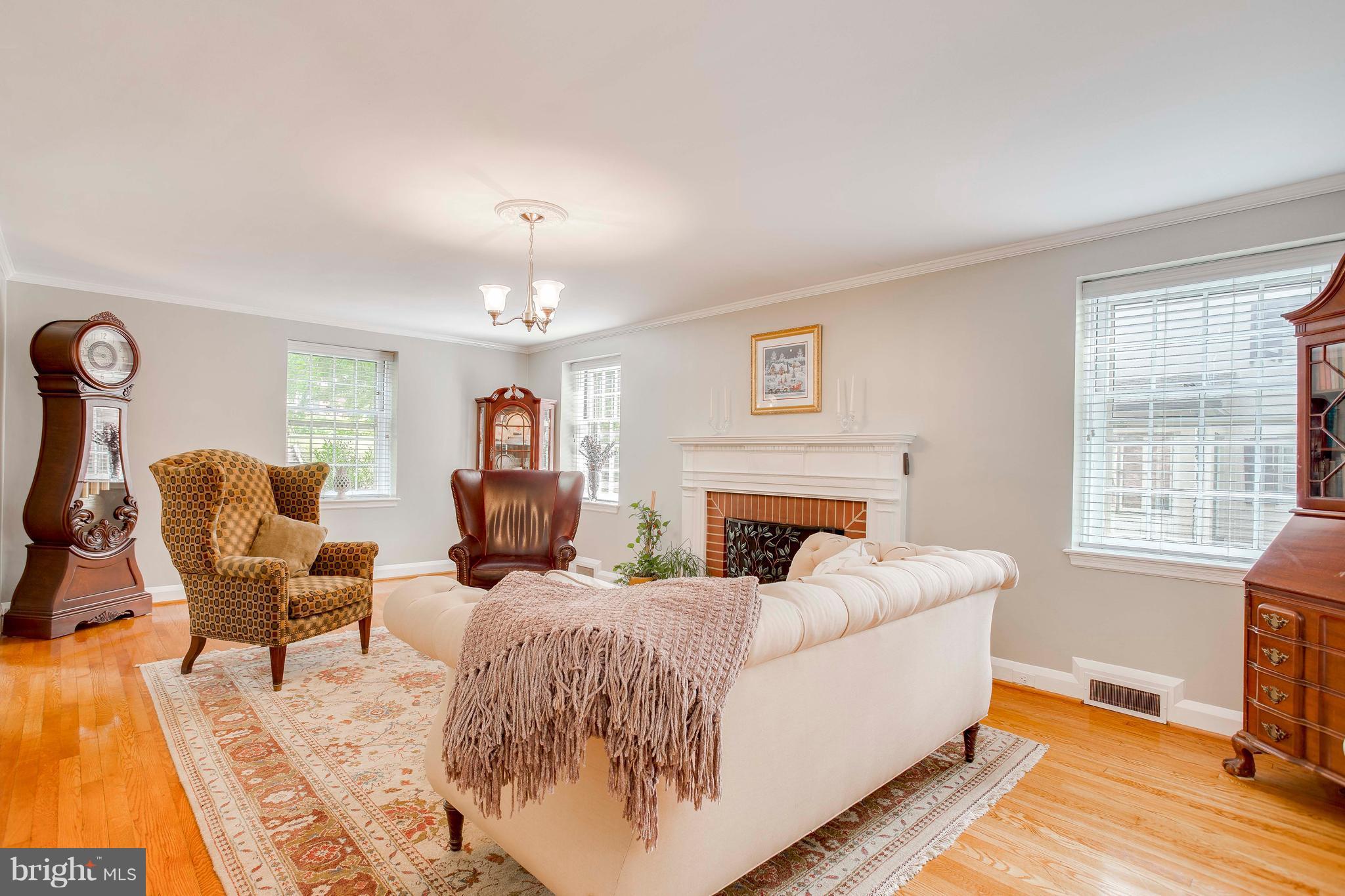205 Kemble Road Baltimore, MD 21218 - Photo 7 of 30 Living Room