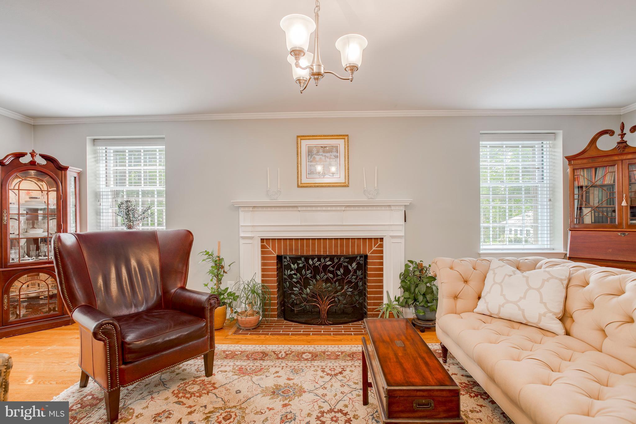 205 Kemble Road Baltimore, MD 21218 - Photo 8 of 30 Living Room