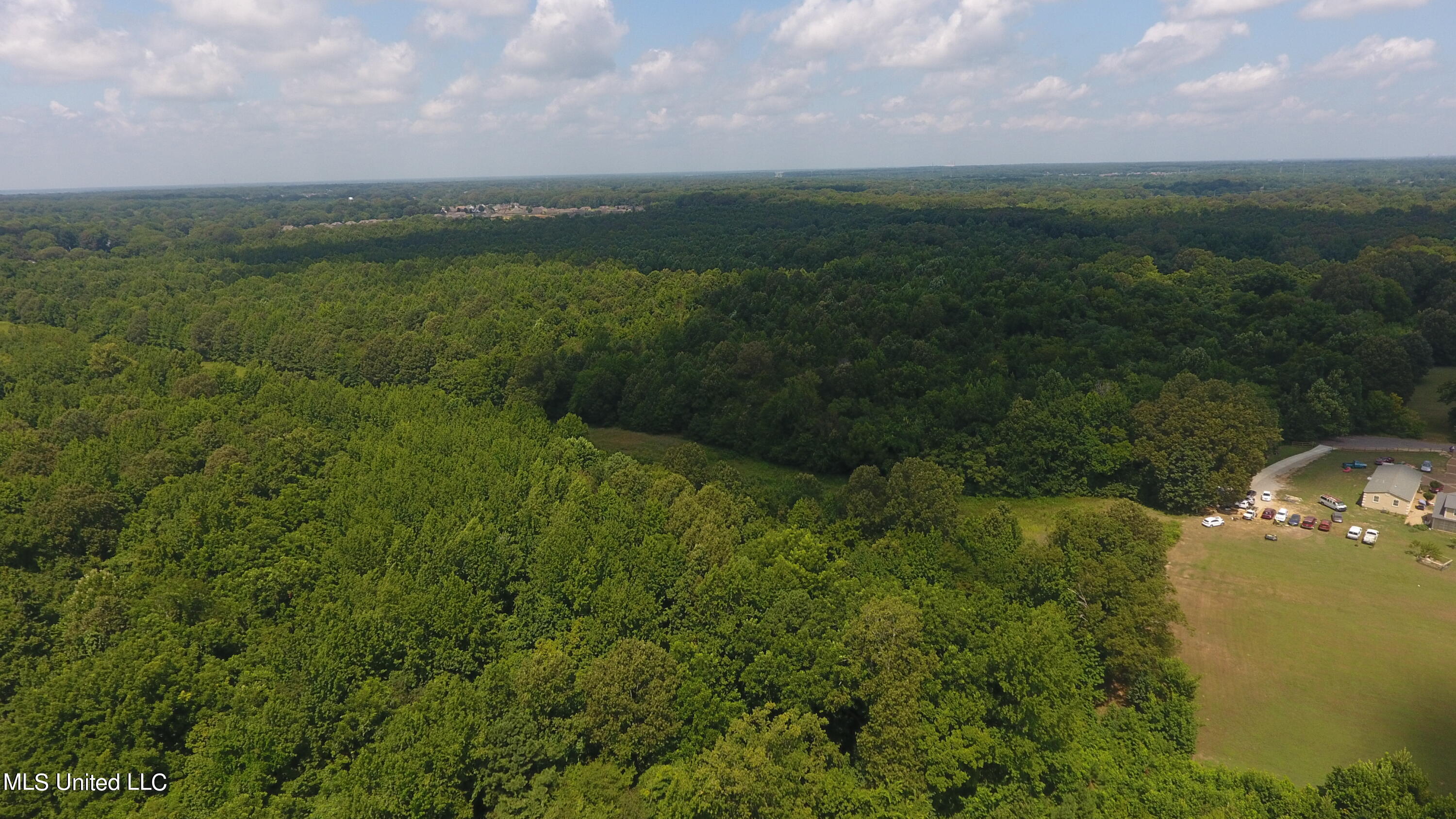 100 Goodman Road West Southaven, MS 38671 - Photo 6 of 7 20220830163130650963000000-o (1)