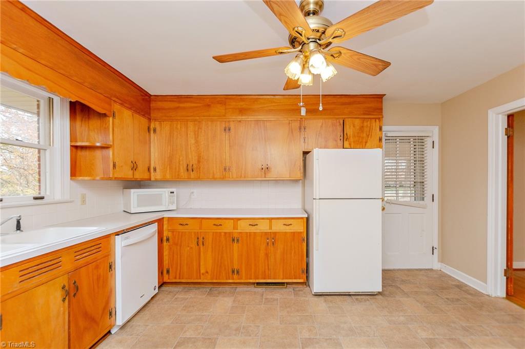 1011 Redding Road Asheboro, NC 27203 - Photo 14 of 38 Gallery Image 14
