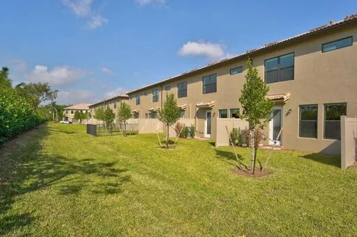 $3,200 | 8632 Escue Street, Lake Worth, FL 33467