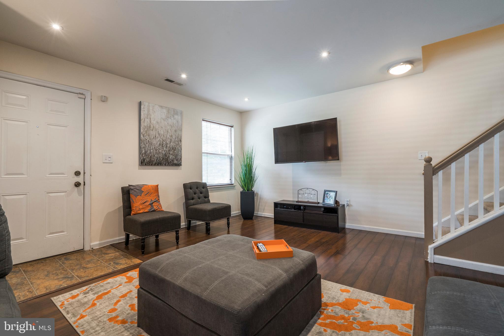 3732 Merrick Road Philadelphia, PA 19129 - Photo 2 of 28 Gallery Image 2