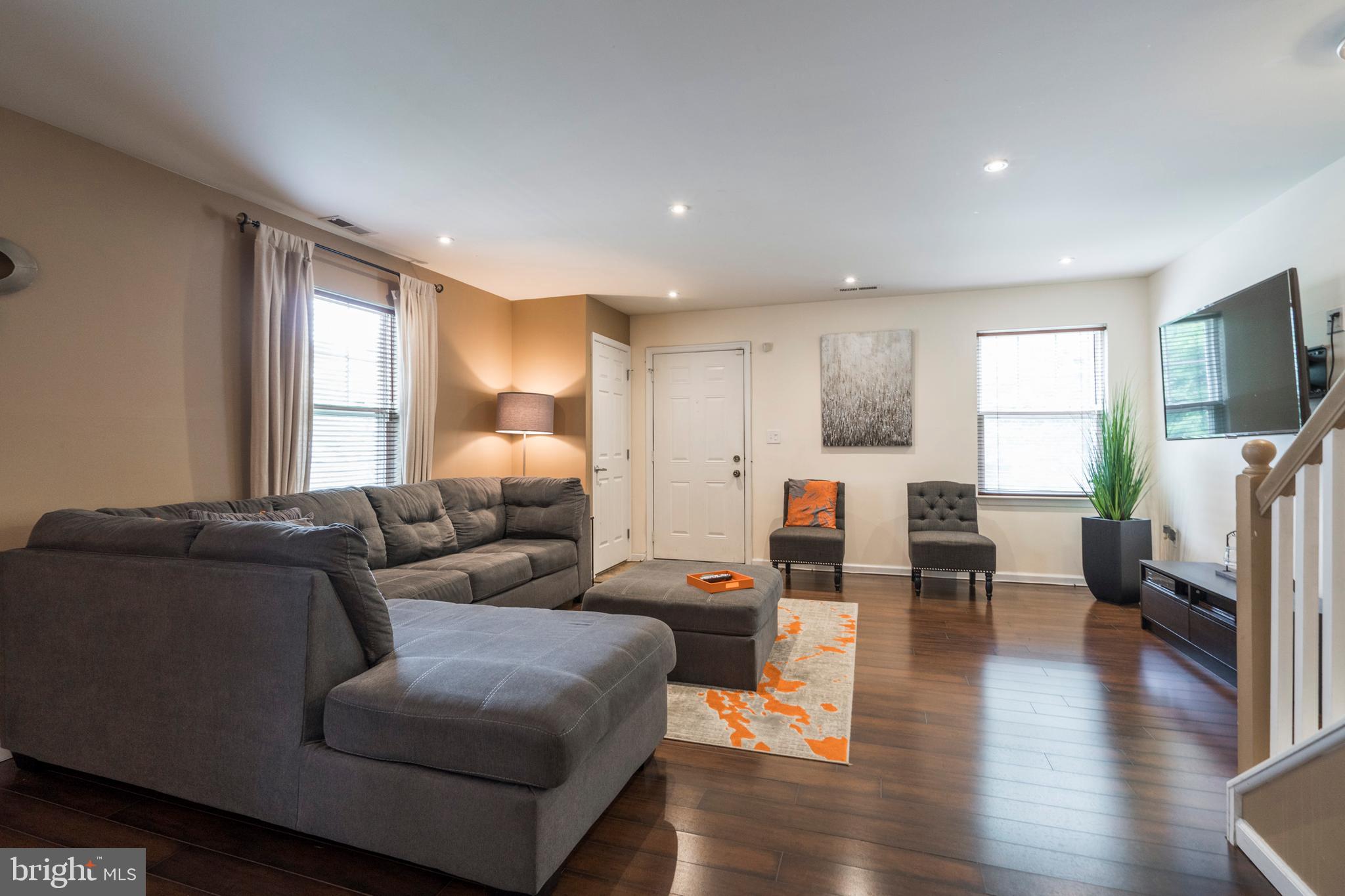 3732 Merrick Road Philadelphia, PA 19129 - Photo 4 of 28 Gallery Image 4