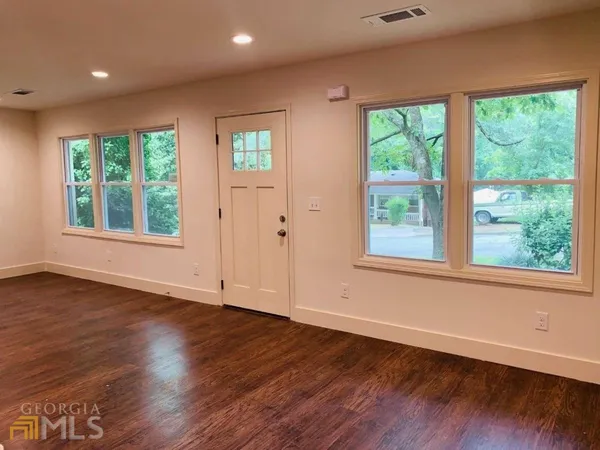 $1,495 | 364 Brooks Avenue Southwest, Atlanta, GA 30310