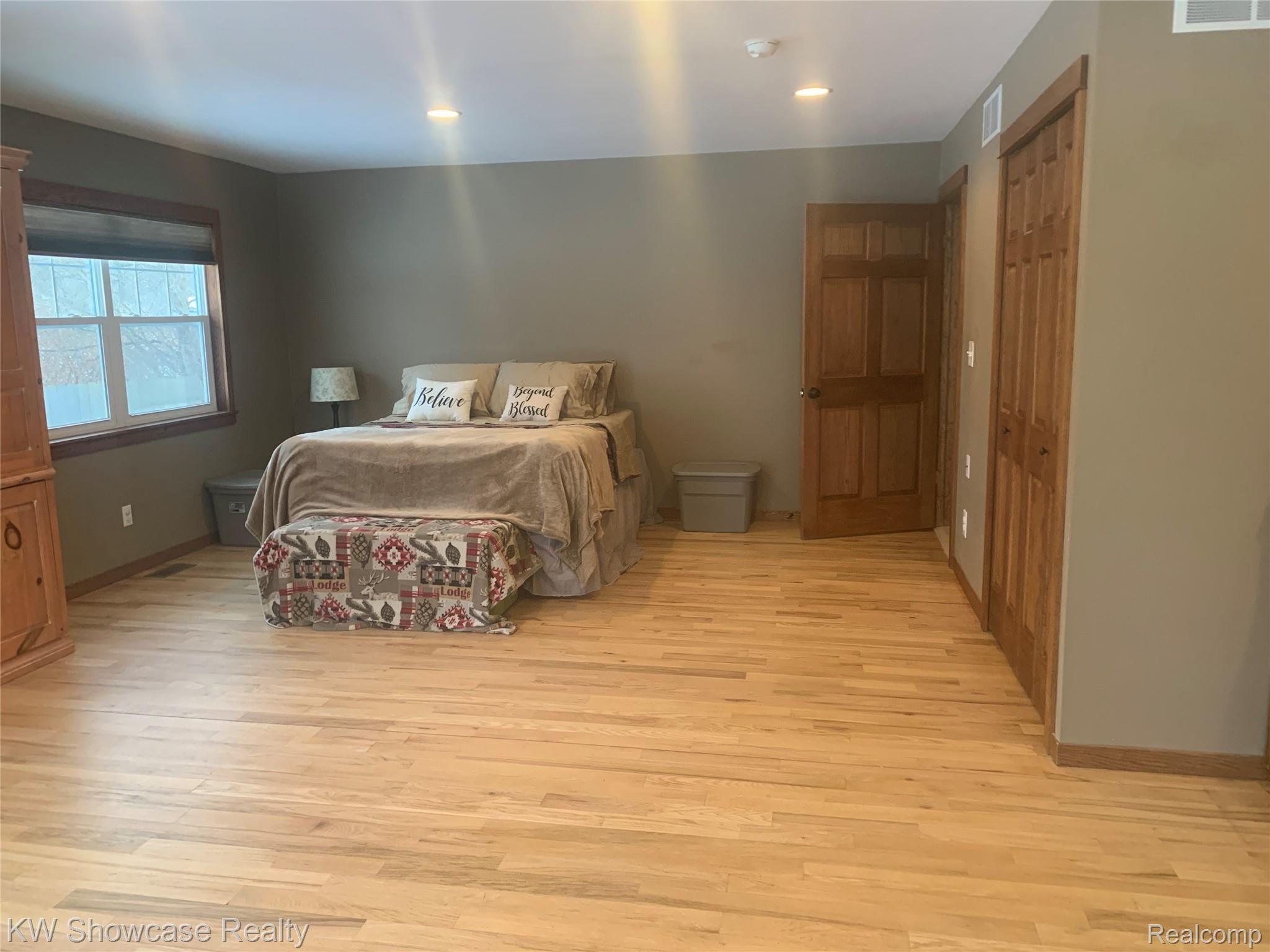 4970 Hatchery Road Waterford, MI 48329 - Photo 23 of 50 BEC682C5-5535-45E7-8659-CA72144C802E.jpeg
