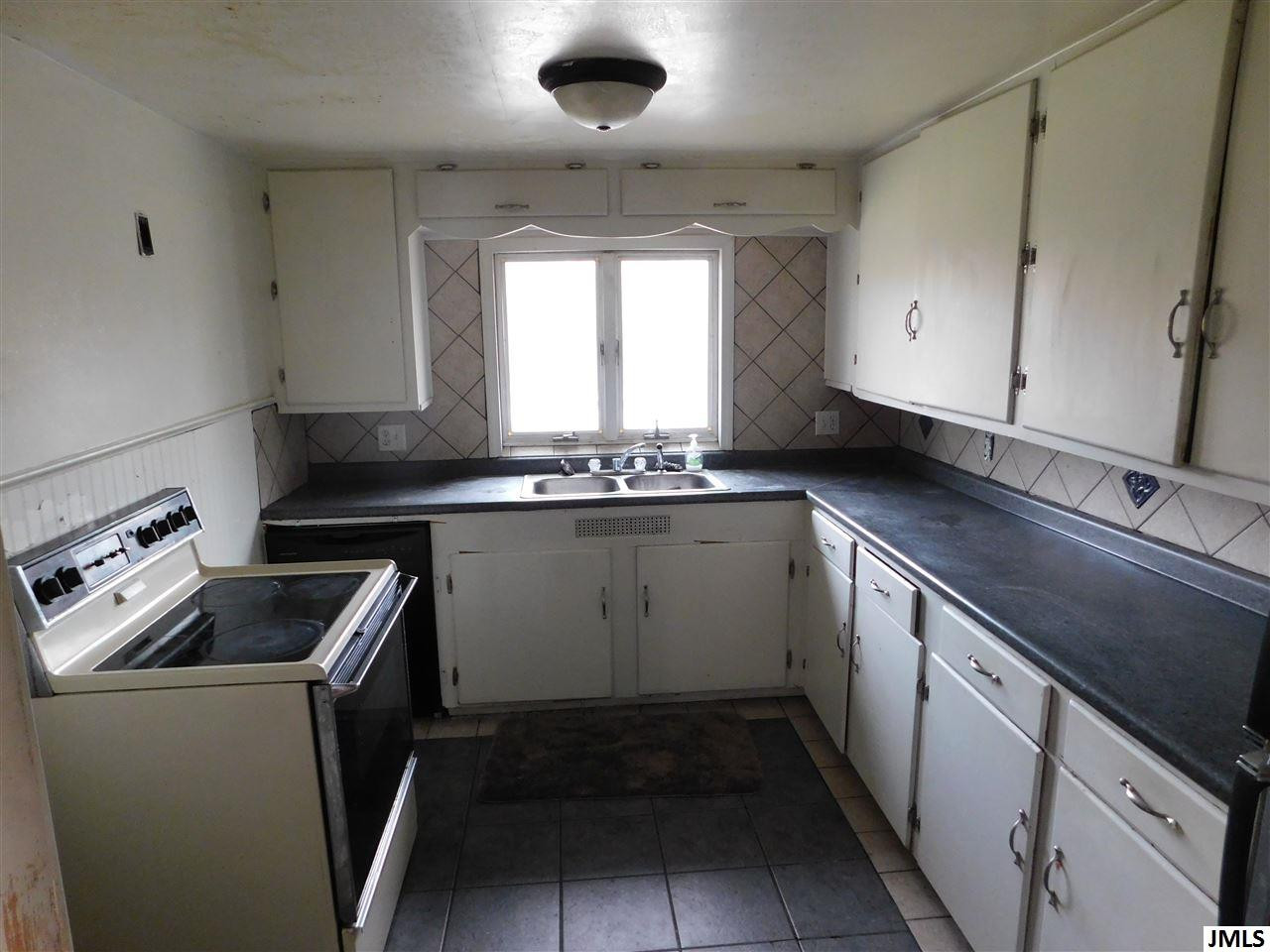 845 South Sutton Road Jackson, MI 49203 - Photo 3 of 19 Photo 3