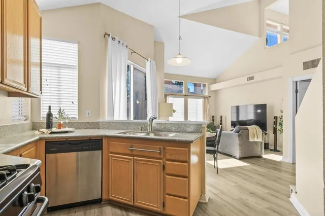 $550,000 | 1386 Serena Circle, Unit 1, Chula Vista, CA 91910