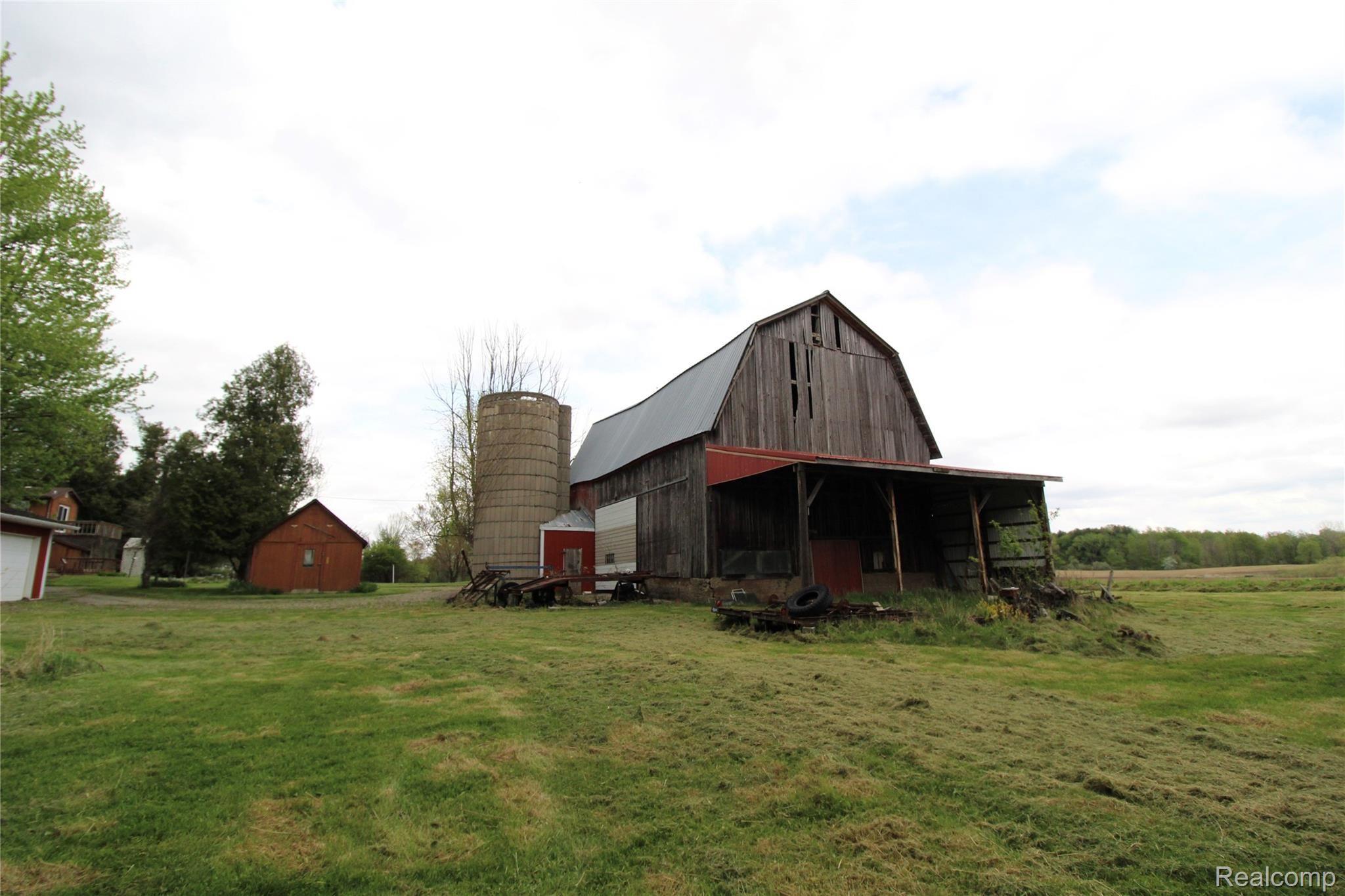 8212 Rich Road Mayville, MI 48744 - Photo 42 of 59 Barns.jpg