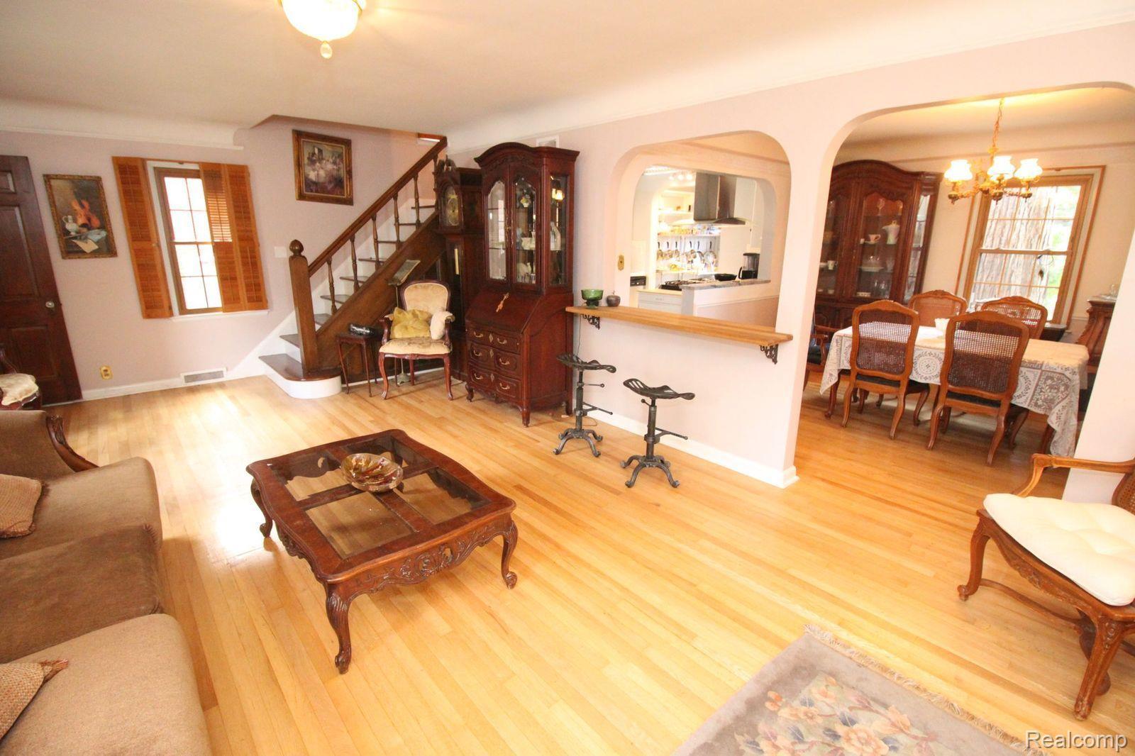 1747 Severn Road Grosse Pointe, MI 48236 - Photo 12 of 55 Gallery Image 12