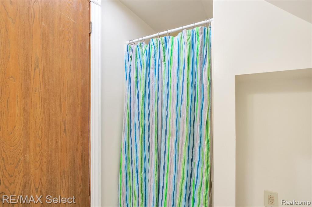 6112 Johnson Road Flushing, MI 48433 - Photo 22 of 39