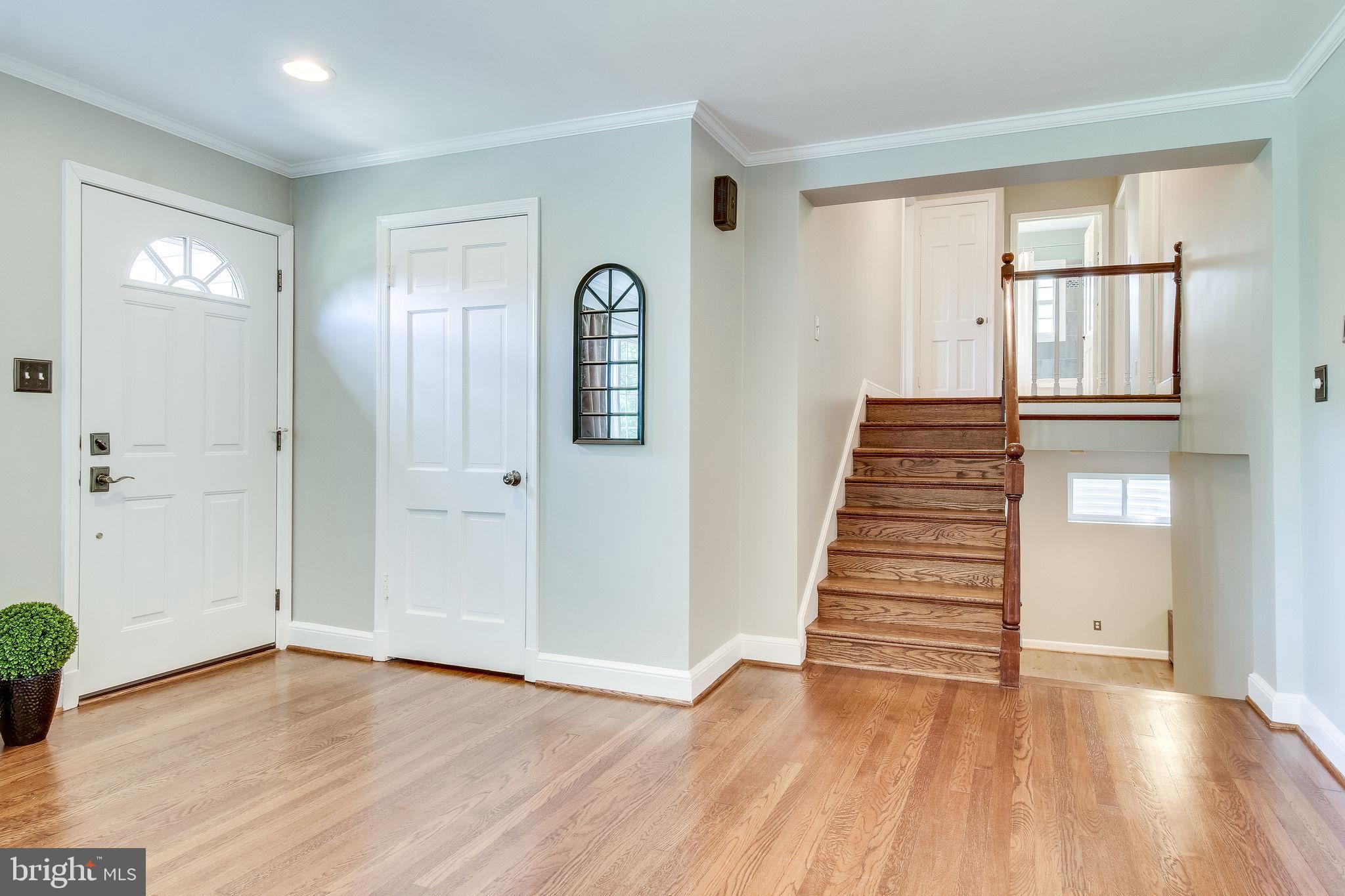 3428 Woodside Road Alexandria, VA 22310 - Photo 3 of 58 #foyergoals