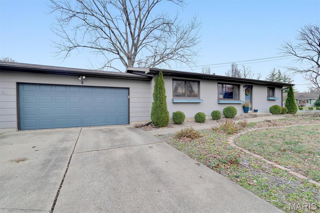 8 Circle Way St. Peters, MO 63376 - Photo 2 of 39