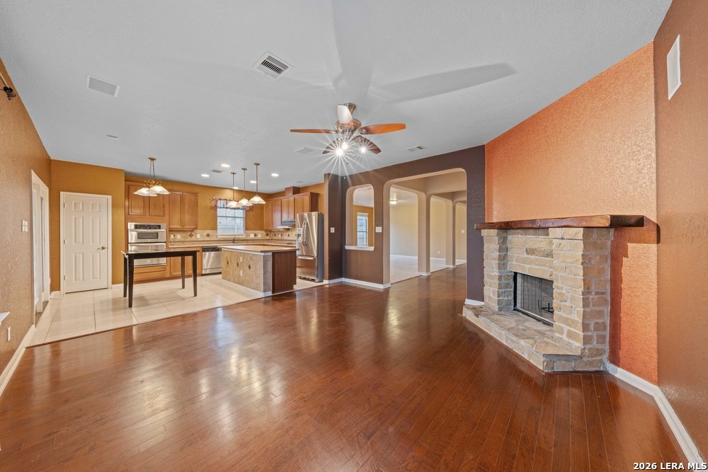 141 Springtree Gate Cibolo, TX 78108 - Photo 11 of 36