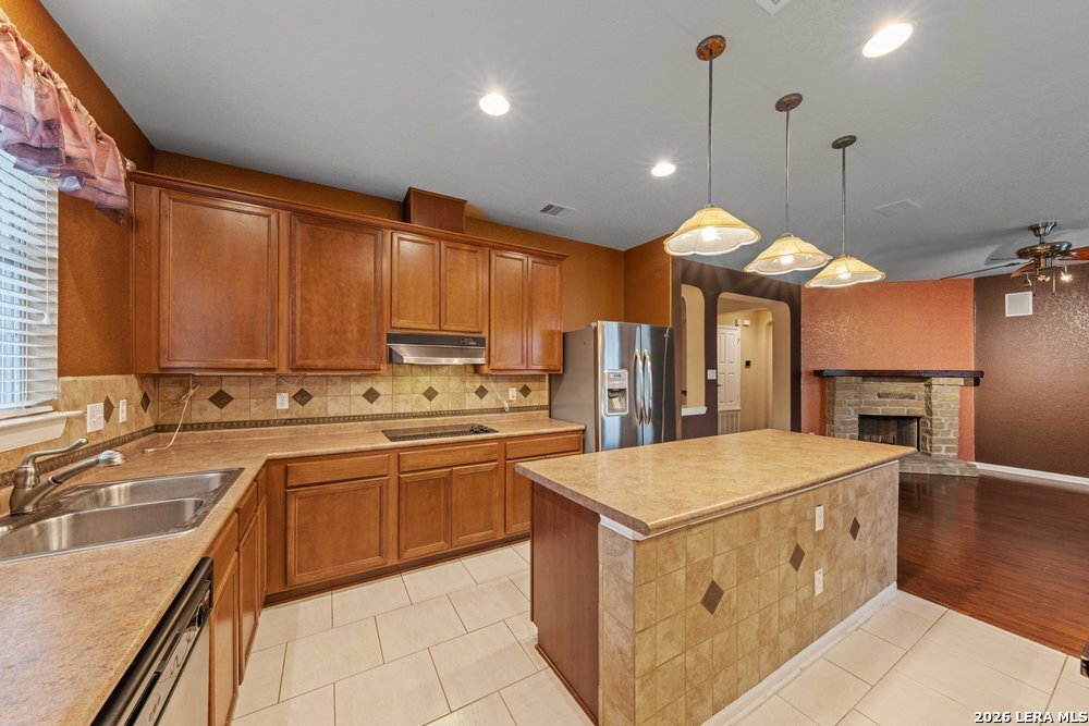 141 Springtree Gate Cibolo, TX 78108 - Photo 14 of 36