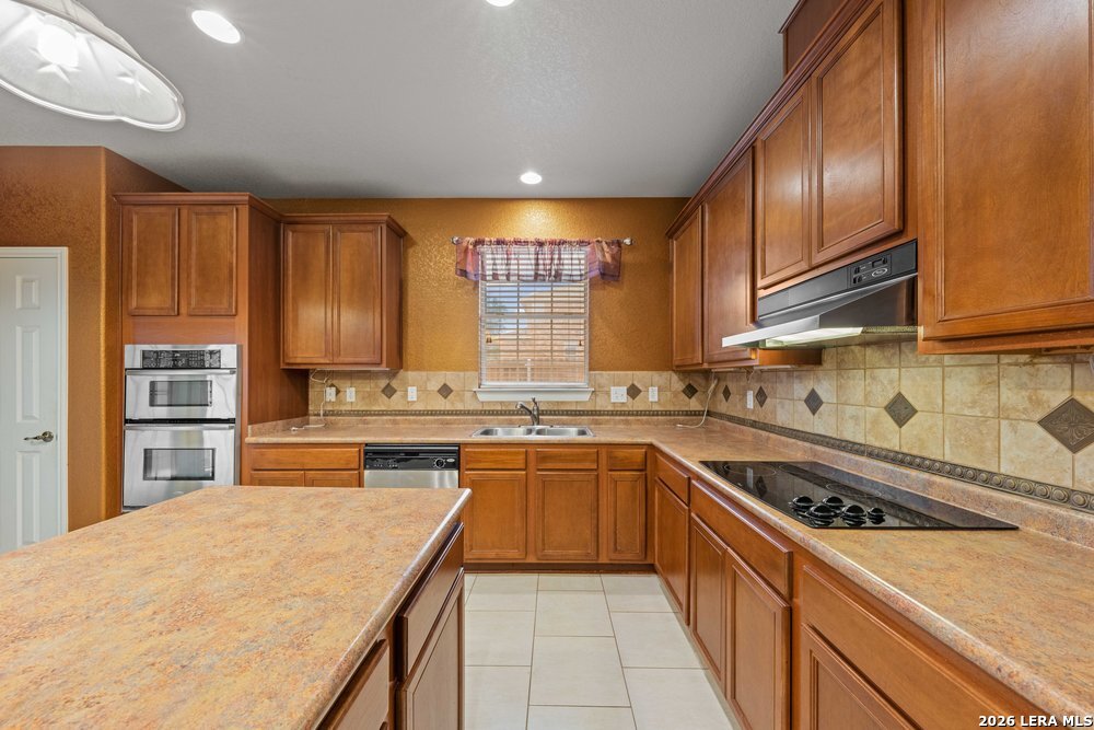 141 Springtree Gate Cibolo, TX 78108 - Photo 15 of 36
