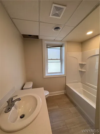 $3,200 | 85 Humboldt Parkway, Unit A, Buffalo, NY 14214