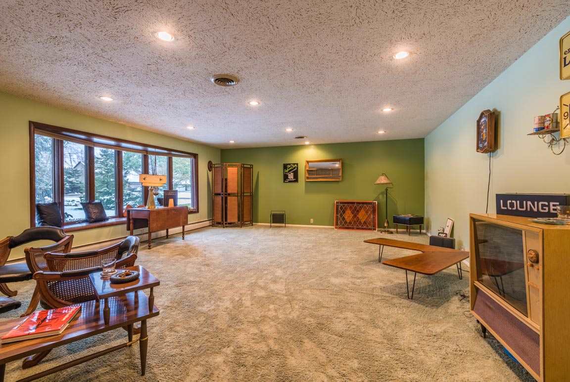 707 North Greene Road Goshen, IN 46526 - Photo 4 of 33 Gallery Image 4