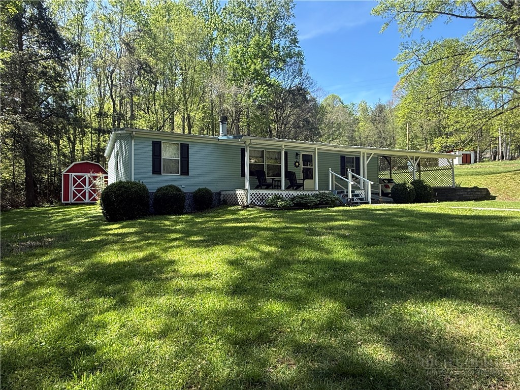 869 Little Elk Road Elk Park, NC 28622 - Photo 1 of 46 Gallery Image 1