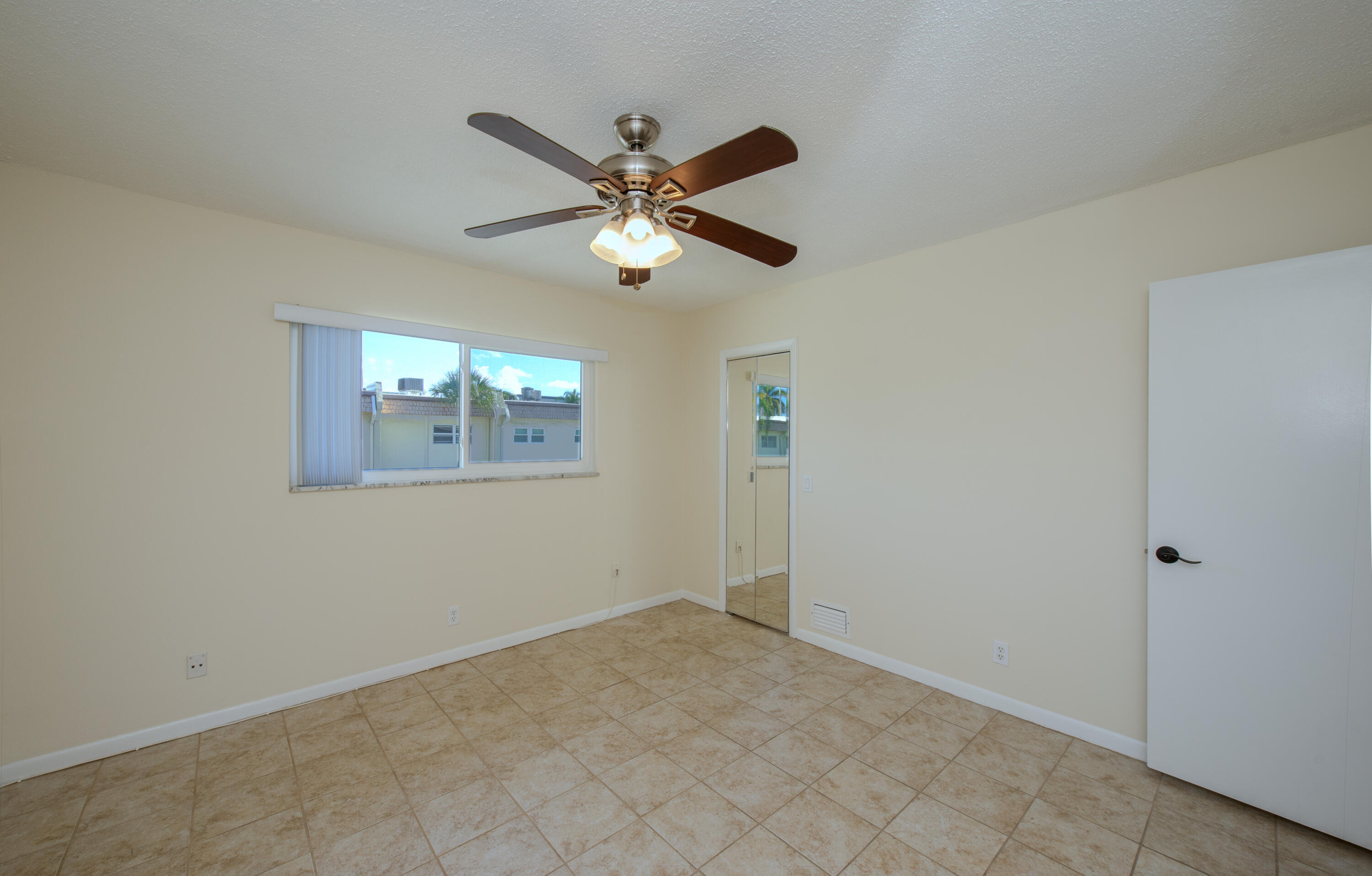 632 Snug Harbor Drive, Unit D15 Boynton Beach, FL 33435 - Photo 10 of 50 a view of an empty room