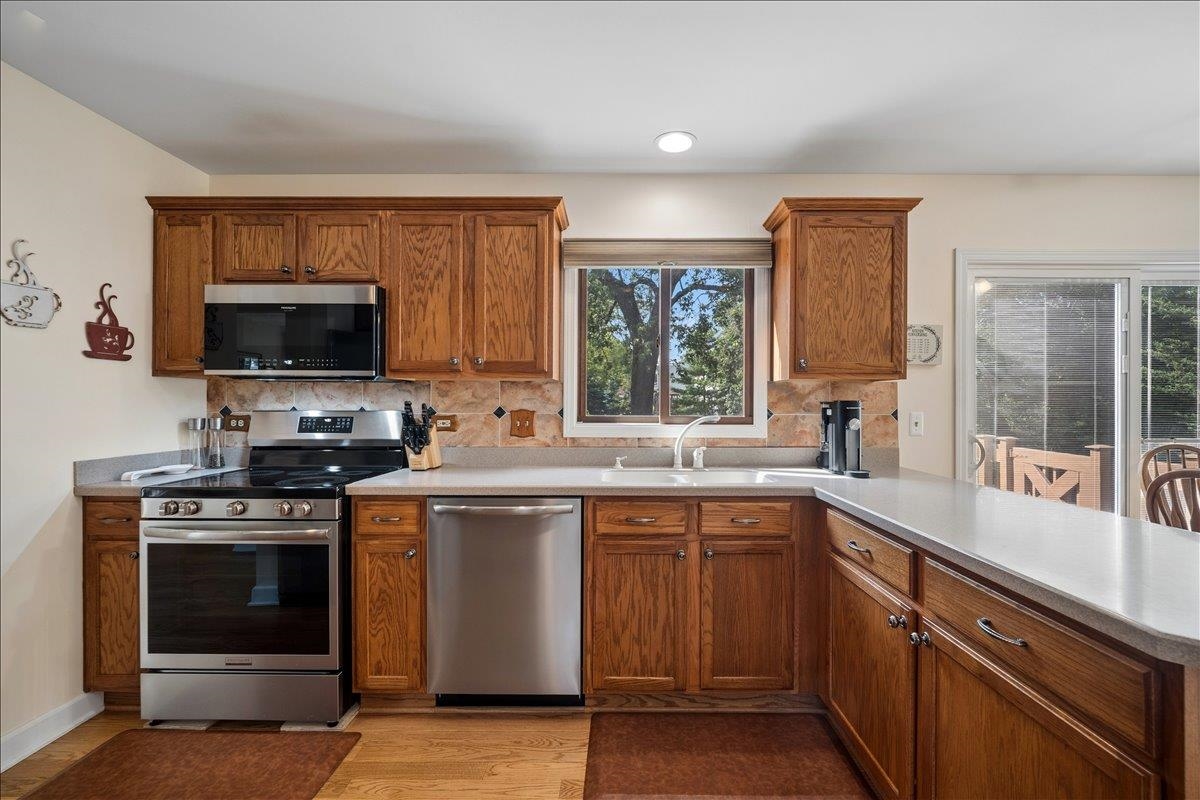 504 Carriage Hill Road Island Lake, IL 60042 - Photo 9 of 44
