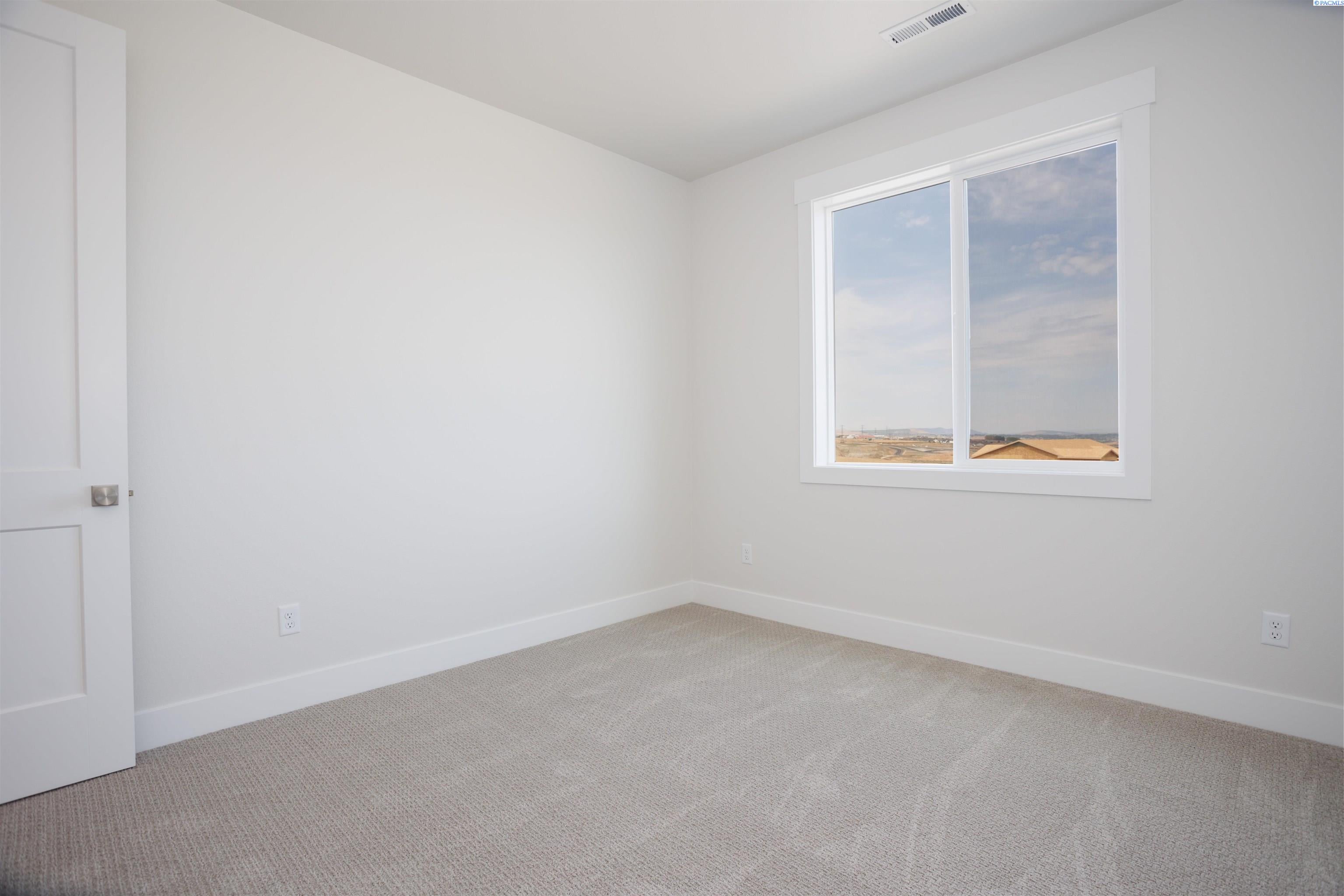 4865 South Reed Street Kennewick, WA 99337 - Photo 7 of 42 Gallery Image 7