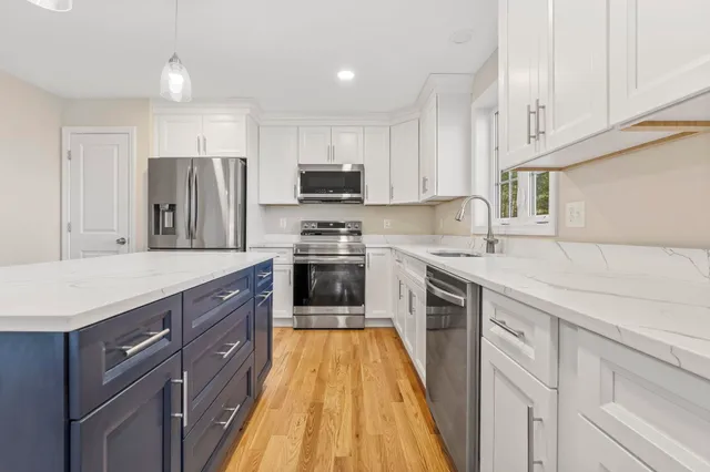 $715,000 | 293 Queen Street, Boscawen, NH 03303