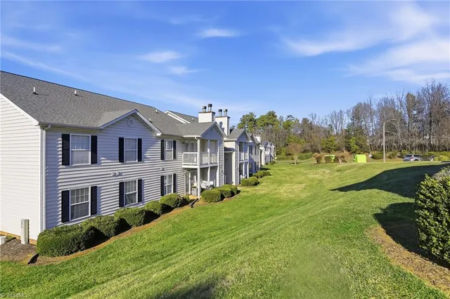 $194,900 | 7129 West Friendly Avenue, Unit D, Greensboro, NC 27410