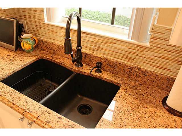 1129 Southwest Balmoral Trace Stuart, FL 34997 - Photo 12 of 25 Gallery Image 12