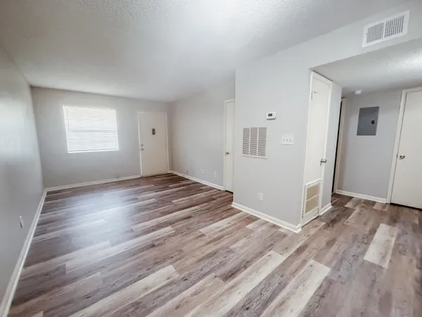 $1,100 | 4260 Highway 90, Unit 42, Pace, FL 32571