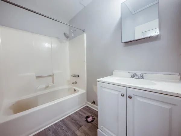 $1,100 | 4260 Highway 90, Unit 42, Pace, FL 32571