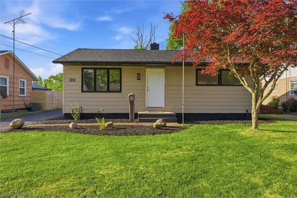 $135,000 | 2105 Stewart Drive Northwest, Warren, OH 44485