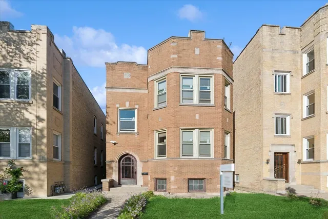 $2,250 | 5412 North Kimball Avenue, Unit 1, Chicago, IL 60625