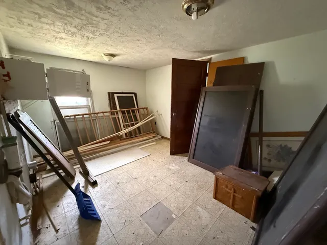 a view of bedroom and bedroom