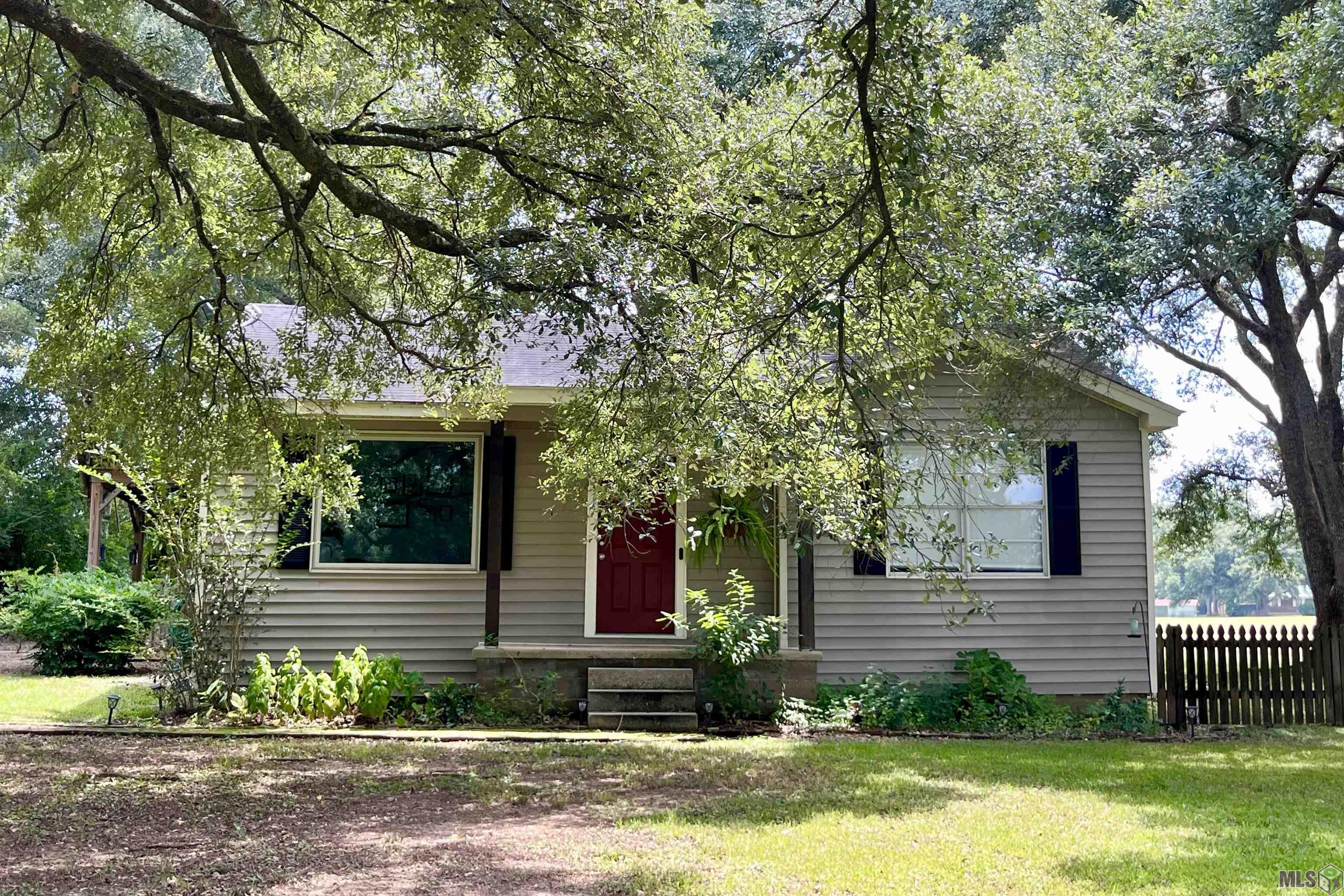 2581 Highway 67 Slaughter, LA 70777 - Photo 5 of 38