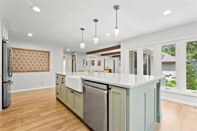 $985,000 | 9815 Overbrook Road, Leawood, KS 66206