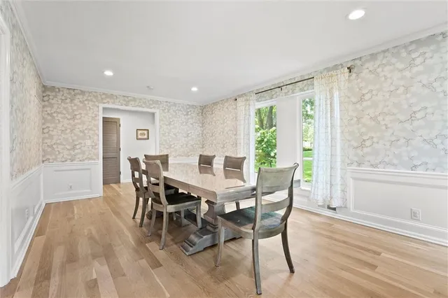 $985,000 | 9815 Overbrook Road, Leawood, KS 66206