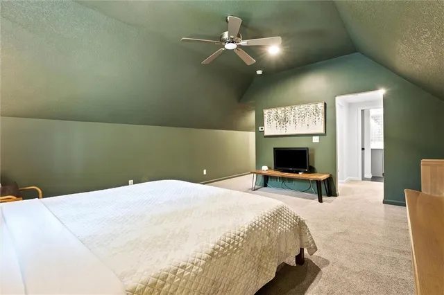 $985,000 | 9815 Overbrook Road, Leawood, KS 66206