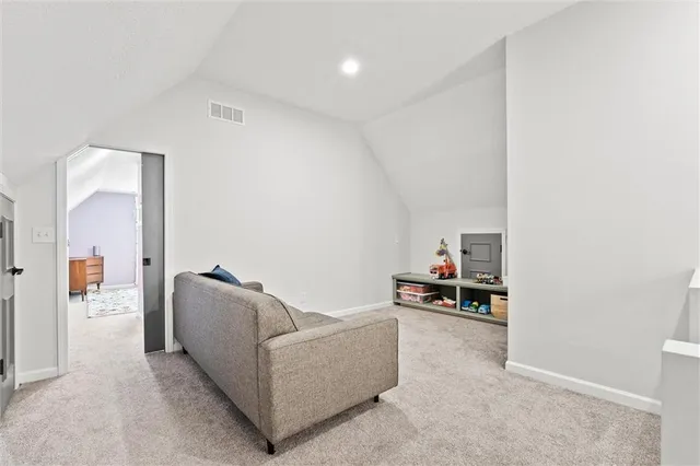 $985,000 | 9815 Overbrook Road, Leawood, KS 66206